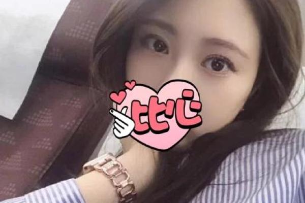 双眼皮女性的命运解析：美丽与命运的交汇点