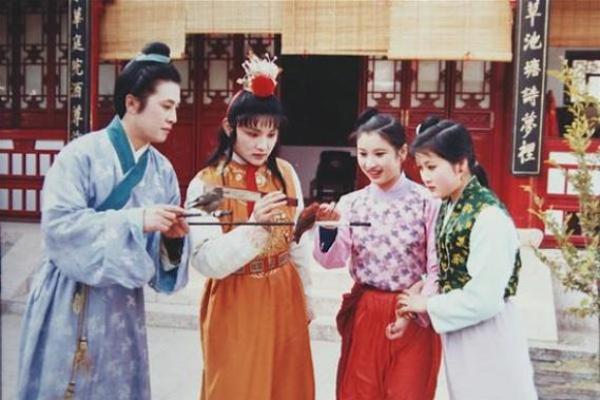 她们是女儿身，男儿命的奇妙人生